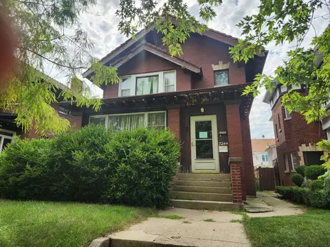 7244 S Paxton Ave, Chicago, IL 60649