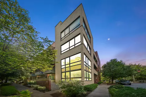2259 W Wabansia Ave #210, Chicago, IL 60647