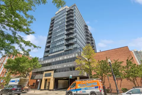 1309 N Wells St #1402, Chicago, IL 60610