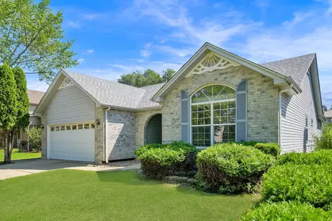 243 Coral Reef Ct, Romeoville, IL 60446
