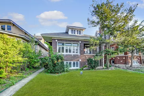 31 Le Moyne Pkwy, Oak Park, IL 60302