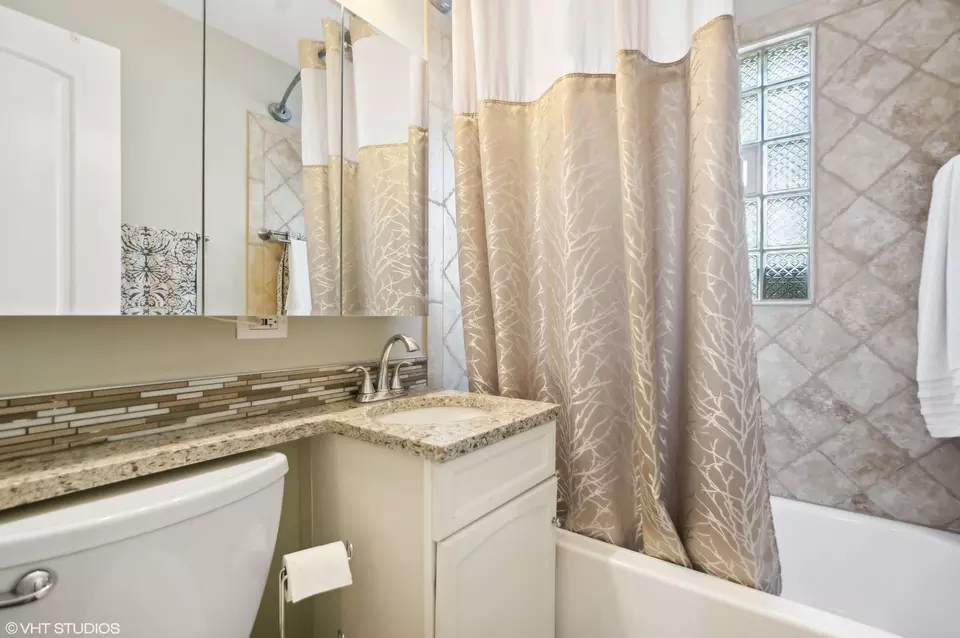  100 S Roberta Ave, Northlake, IL 60164 photo 7