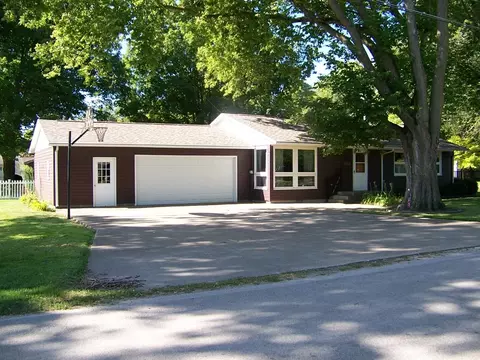 216 W Lee St, Pontiac, IL 61764