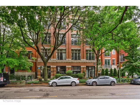 2846 N Southport Ave #3S, Chicago, IL 60657