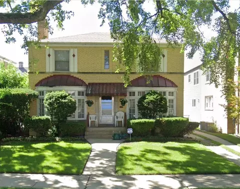 2813 W Coyle Ave, Chicago, IL 60645