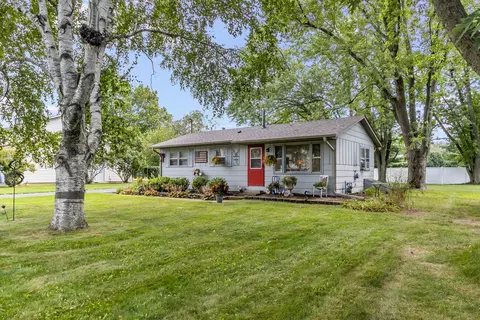 540 Erma Dr, Lake Holiday, IL 60552