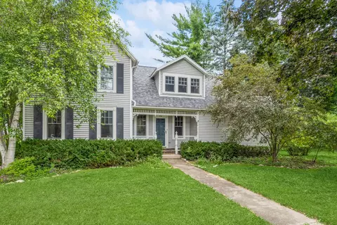 240 E Terra Cotta Ave, Crystal Lake, IL 60014