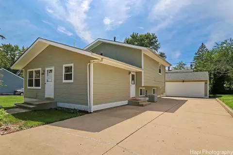 1208 Lotus Dr, Round Lake Beach, IL 60073