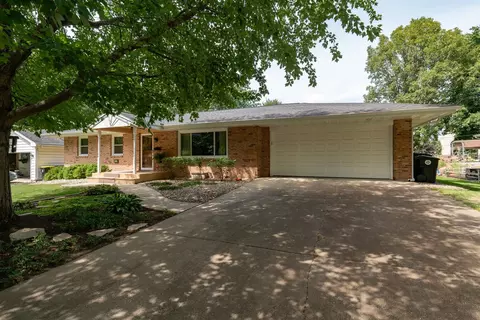 908 Timothy Ct, Normal, IL 61761 photo 2