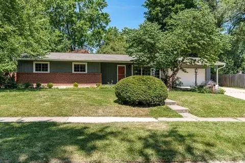 4902 Highcrest, Rockford, IL 61107