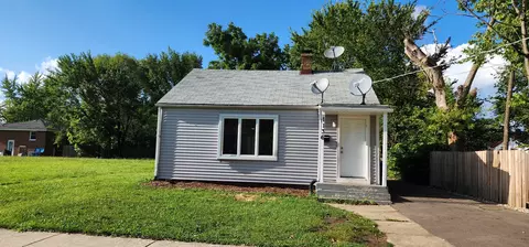 1136 Fenton St, Aurora, IL 60505