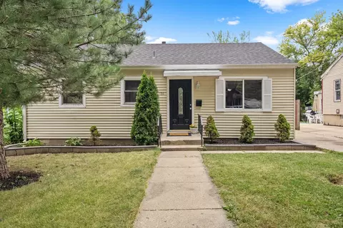 1131 E Galena Blvd, Aurora, IL 60505