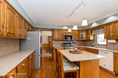 19444 Everett Ln, Mokena, IL 60448 photo 4