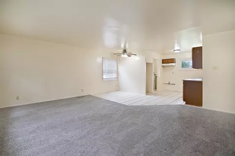 Living - 632 N Hammes Ave, Kankakee, IL 60901 photo 1 of 3