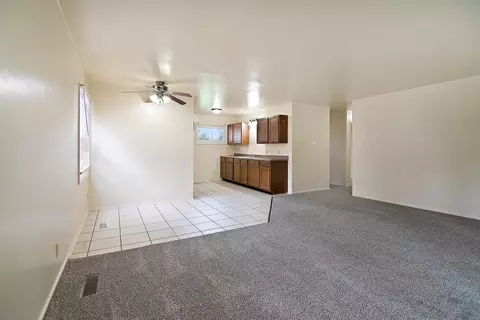 Living - 632 N Hammes Ave, Kankakee, IL 60901 photo 2 of 3
