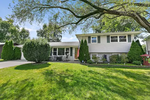 934 Cornell Ln, Schaumburg, IL 60193