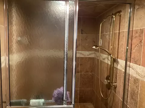 Bath - 1718 E 87th Pl, Chicago, IL 60617 photo 2 of 3