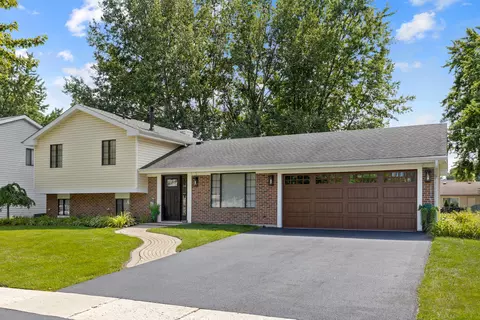 2289 Waterfall Ln, Hanover Park, IL 60133