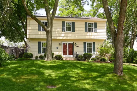 288 Hillside Ave, Glen Ellyn, IL 60137