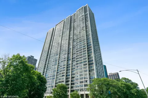 2800 N Lake Shore Dr #3413, Chicago, IL 60657