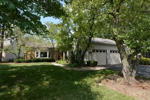 4643 Lake Point Cir, Long Grove, IL 60047