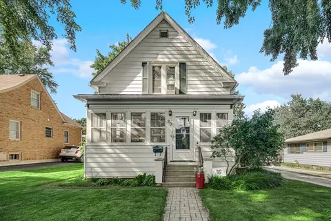 80 Browning Ave, West Dundee, IL 60118