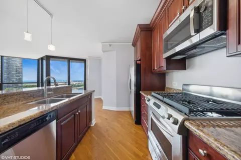 420 E Waterside Dr #1013, Chicago, IL 60601 photo 11