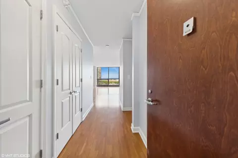 420 E Waterside Dr #1013, Chicago, IL 60601 photo 5