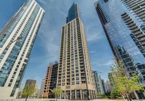 420 E Waterside Dr #1013, Chicago, IL 60601