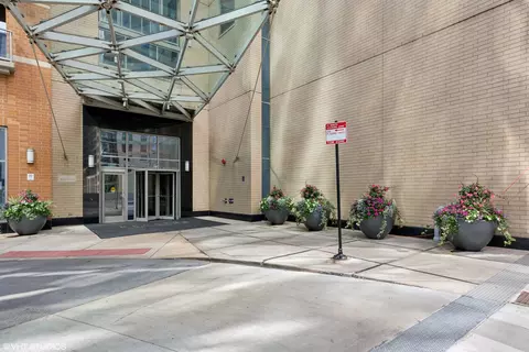 420 E Waterside Dr #1013, Chicago, IL 60601 photo 2