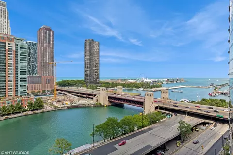 420 E Waterside Dr #1013, Chicago, IL 60601 photo 17