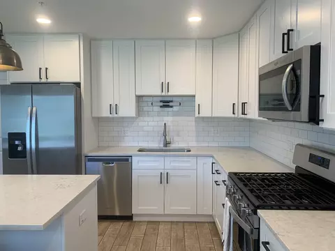 Kitchen - 16001 Lorel Ave, Oak Forest, IL 60452 photo 2 of 3
