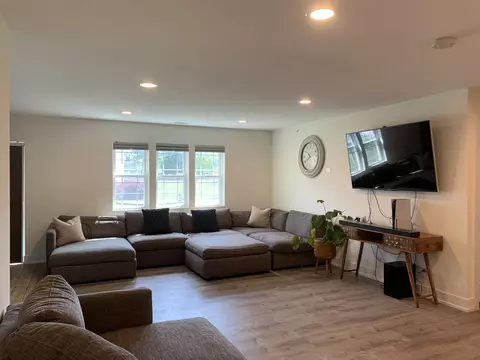 Living - 16001 Lorel Ave, Oak Forest, IL 60452 photo 1 of 2
