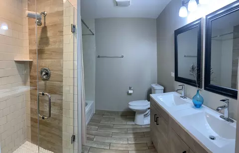 Bath - 16001 Lorel Ave, Oak Forest, IL 60452 photo 1 of 2