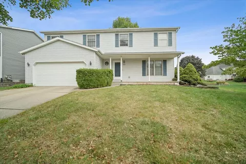 303 Beacon Cir, Bloomington, IL 61704