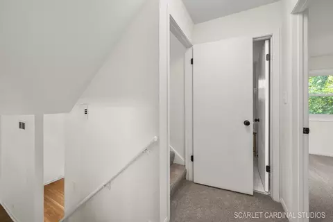 Entry Way - 819 Delles Rd, Wheaton, IL 60189 photo 2 of 3