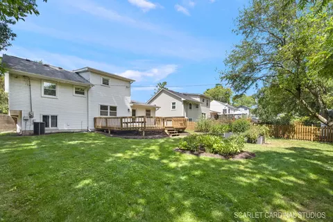 Exterior - 819 Delles Rd, Wheaton, IL 60189 photo 4 of 4