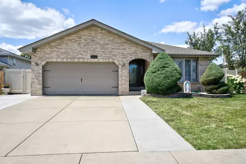 7504 Blazer Ave, Justice, IL 60458