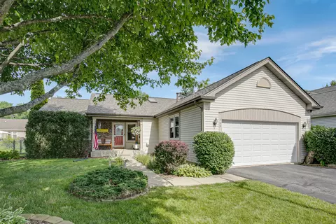 506 Indian Ridge Trl, Wauconda, IL 60084