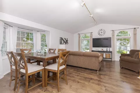 Dining - 7 Autumn Ct, Bloomington, IL 61701 photo 2 of 3