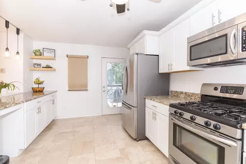 Kitchen - 7 Autumn Ct, Bloomington, IL 61701 photo 1 of 4