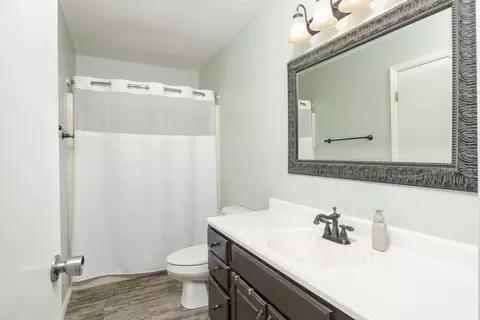 Bath - 7 Autumn Ct, Bloomington, IL 61701 photo 1 of 3