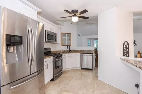 Kitchen - 7 Autumn Ct, Bloomington, IL 61701 photo 2 of 4