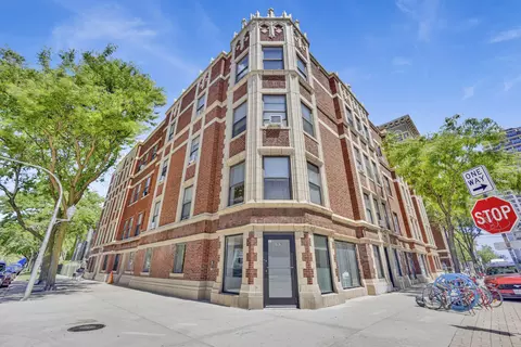 1070 W Granville Ave #3-4, Chicago, IL 60660
