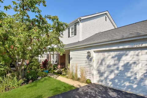 1004 Adare Dr, Wheaton, IL 60189