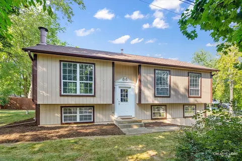 23726 N Overhill Dr, Lake Zurich, IL 60047