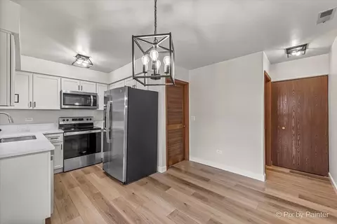 527 Commanche Trl, Wheeling, IL 60090 photo 8