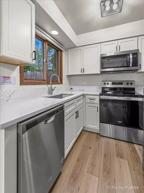 527 Commanche Trl, Wheeling, IL 60090 photo 10