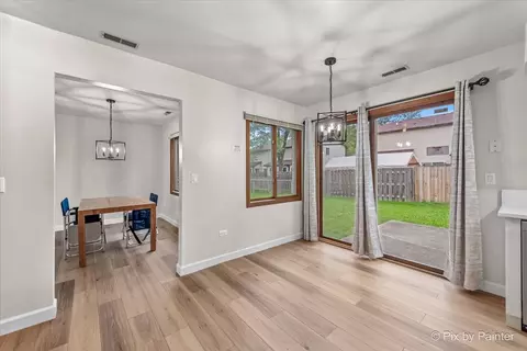 527 Commanche Trl, Wheeling, IL 60090 photo 12