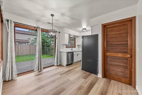 527 Commanche Trl, Wheeling, IL 60090 photo 7